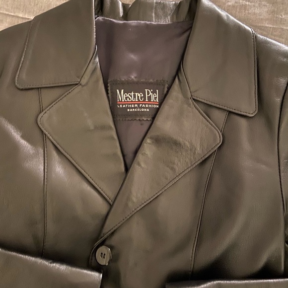 Women’s petite leather coat - Picture 3 of 3